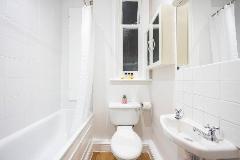 Stylish Studio In Leicester Square Londýn Exteriér fotografie